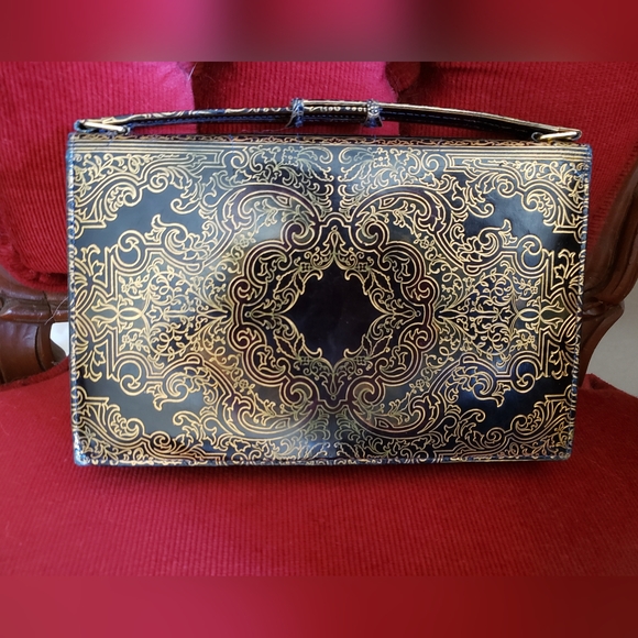 Elegant Black and Gold Clutch - Picture 13 of 15